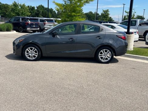 Used 2018 Toyota Yaris iA FWD image 3