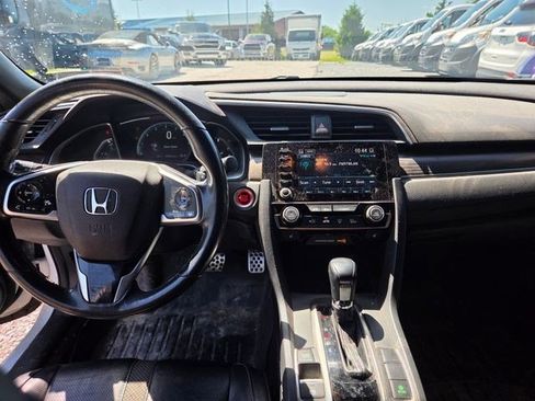 Used 2019 Honda Civic Touring image 5