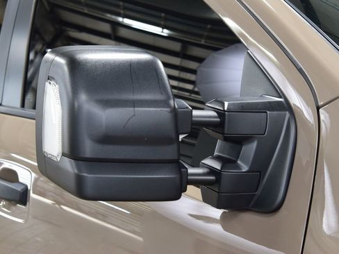 Used 2024 Nissan Titan PRO-4X w/ Pro-4x Convenience Package AWD/4WD image 14