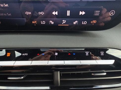 New 2026 Buick Enclave Sport Touring w/ Power Package image 33