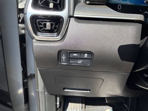 Used 2023 Kia Sorento SX AWD/4WD image 11