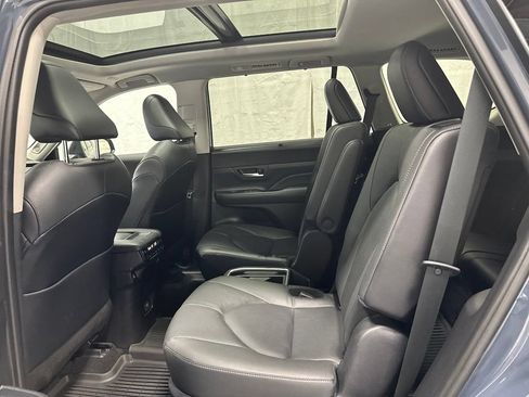 Used 2025 Toyota Grand Highlander AWD image 50