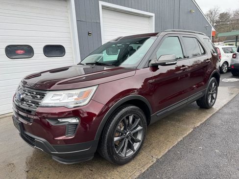 Used 2018 Ford Explorer XLT w/ Equipment Group 202A image 1