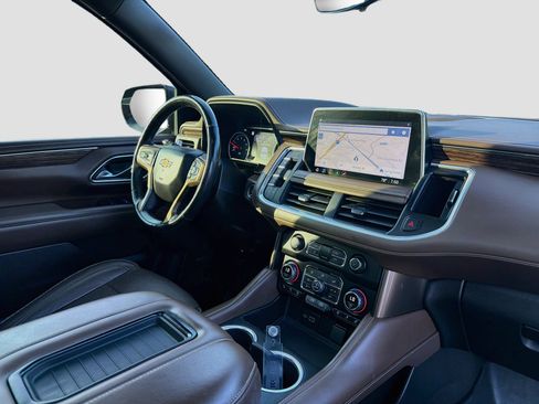 Used 2021 Chevrolet Tahoe High Country w/ Premium Package AWD/4WD image 32
