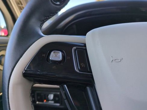Used 2025 Lincoln Corsair Grand Touring w/ Equipment Group 302A AWD/4WD image 26