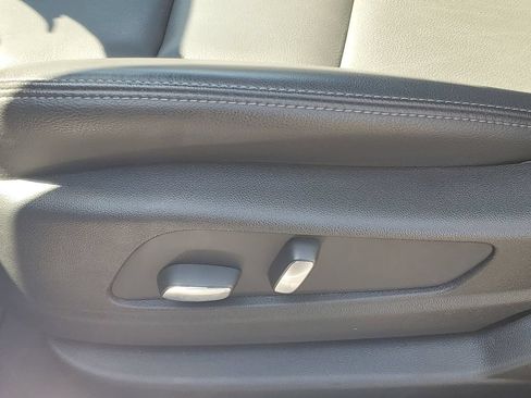 Certified 2025 Cadillac XT6 Luxury AWD/4WD image 7