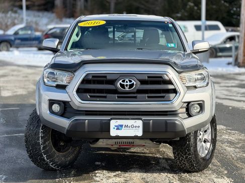 Used 2016 Toyota Tacoma SR5 image 2