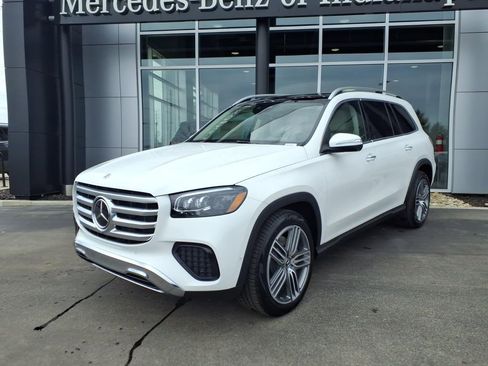 New 2026 Mercedes-Benz GLS 450 4MATIC image 2