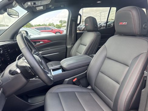 Used 2025 Chevrolet Traverse Z71 w/ Driver Confidence Package image 6