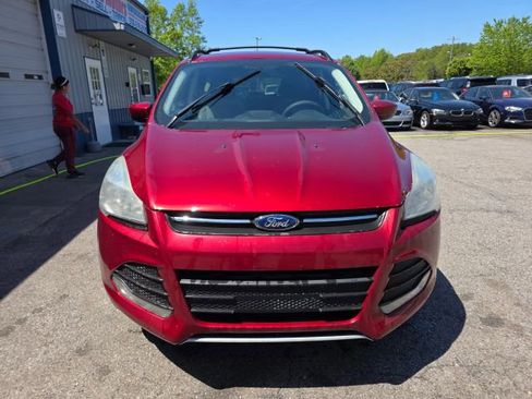 Used 2015 Ford Escape SE w/ Equipment Group 201A AWD/4WD image 2