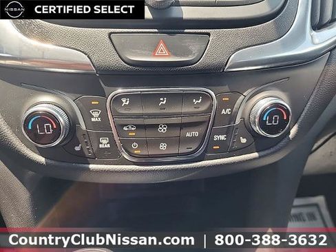 Used 2021 Chevrolet Equinox LT AWD/4WD image 16