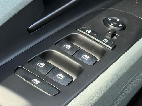 New 2026 Hyundai Elantra Limited FWD image 15
