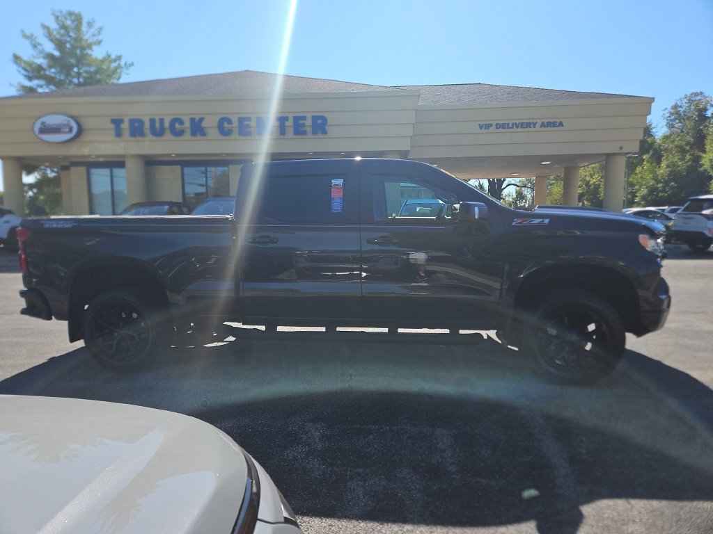 Used 2022 Chevrolet Silverado 1500 LT Trail Boss w/ Convenience Package II AWD/4WD image 7