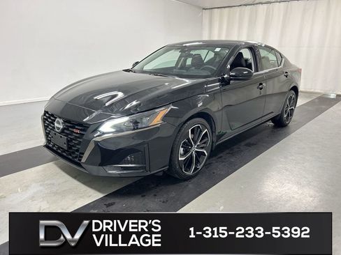 Used 2023 Nissan Altima 2.5 SR AWD/4WD image 5