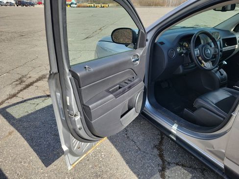 Used 2016 Jeep Compass 75th Anniversary w/ Power Value Group image 15