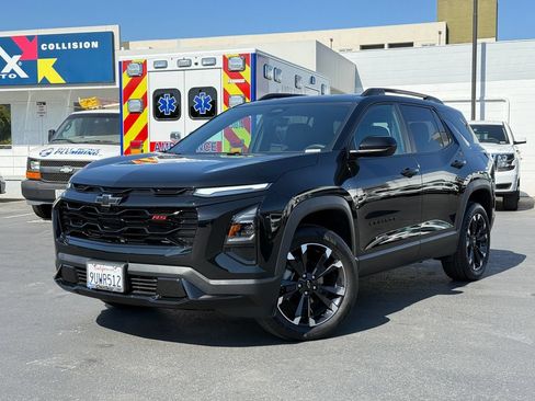 Used 2026 Chevrolet Equinox RS FWD image 2