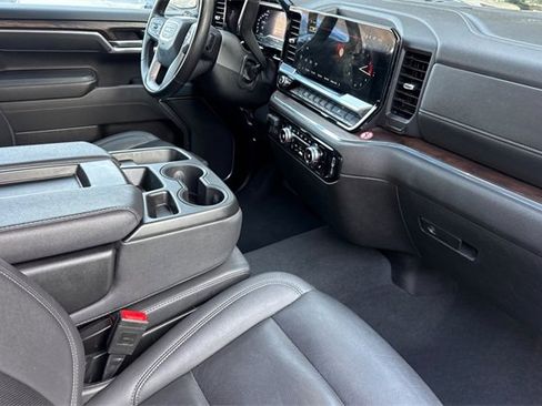 Used 2025 GMC Sierra 1500 SLT image 19