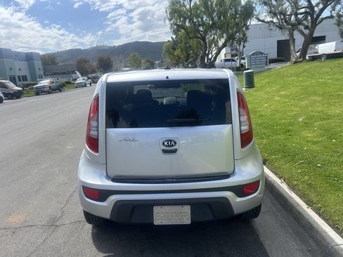 Used 2013 Kia Soul + image 9