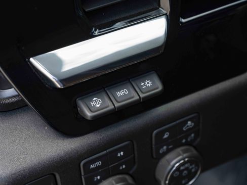 Used 2023 Chevrolet Silverado 1500 High Country image 39