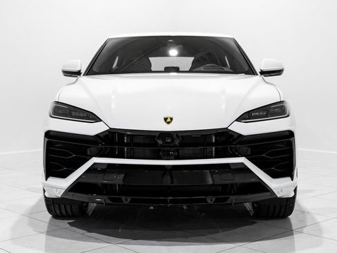 Used 2025 Lamborghini Urus Performante AWD/4WD image 2