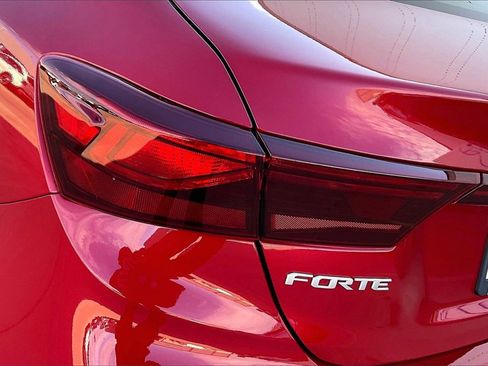 Certified 2024 Kia Forte LXS w/ LXS Technology Package image 27