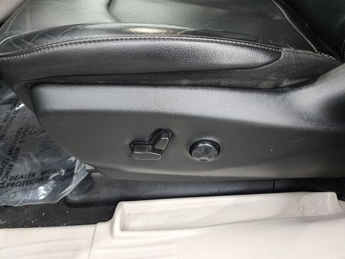 Used 2022 Chrysler Pacifica Touring-L FWD image 13