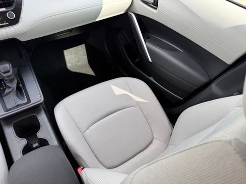 Used 2026 Toyota Corolla Cross L FWD image 26