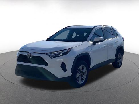 Used 2025 Toyota RAV4 XLE image 7
