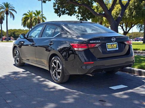 Used 2025 Nissan Sentra SV FWD image 7