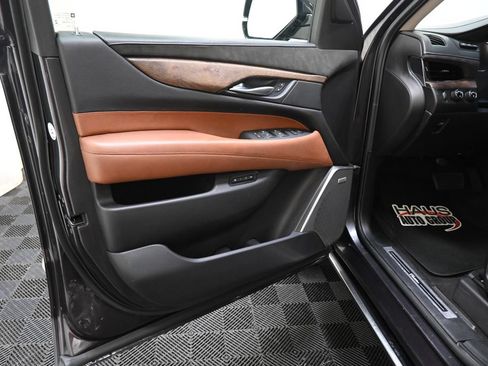 Used 2017 Cadillac Escalade Premium Luxury AWD/4WD image 23