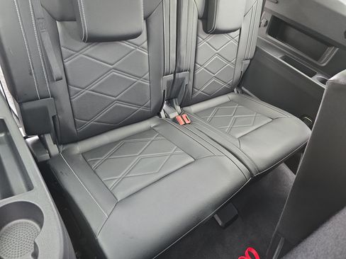 Certified 2024 Volkswagen Atlas SE FWD image 12