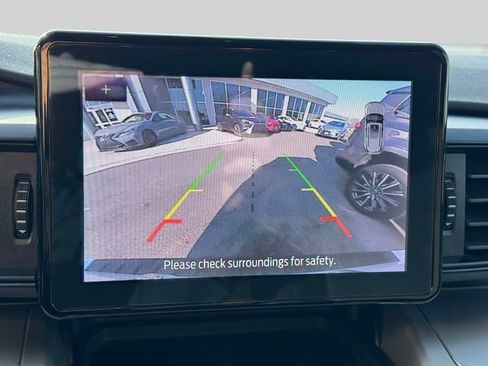 Used 2021 Ford Explorer XLT image 34