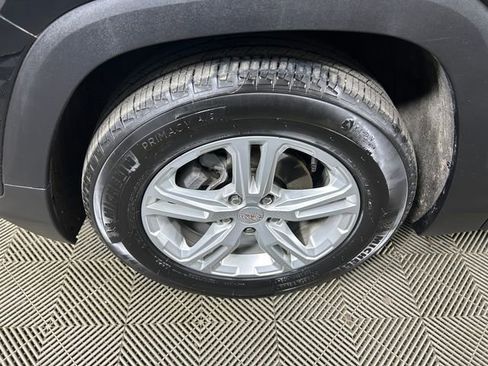 Used 2023 GMC Terrain SLE image 11