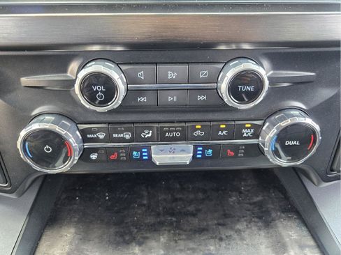 Used 2024 Ford F350 Lariat w/ FX4 Off-Road Package AWD/4WD image 18