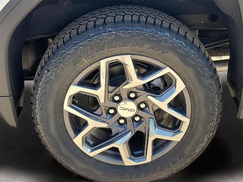 New 2025 GMC Sierra 1500 SLT image 10