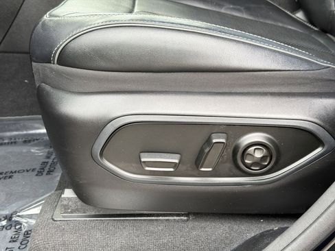 Used 2023 Jeep Grand Cherokee Overland image 39