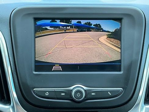 Used 2020 Chevrolet Equinox LS FWD image 13