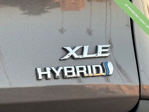 Used 2024 Toyota Sienna XLE image 26