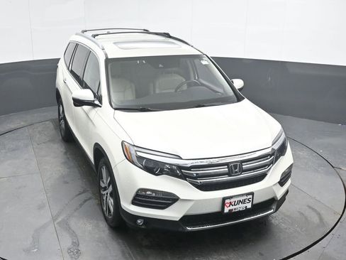 Used 2016 Honda Pilot Touring image 40