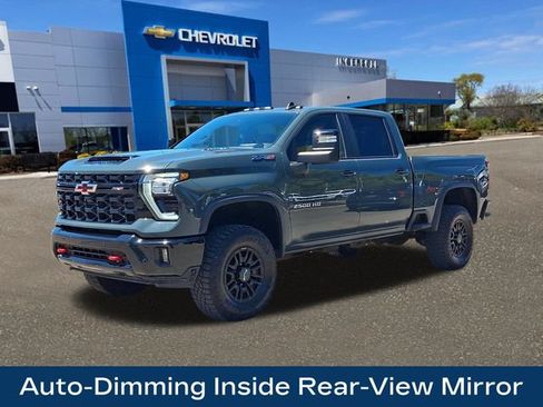 Used 2025 Chevrolet Silverado 2500 ZR2 w/ Technology Package AWD/4WD image 34