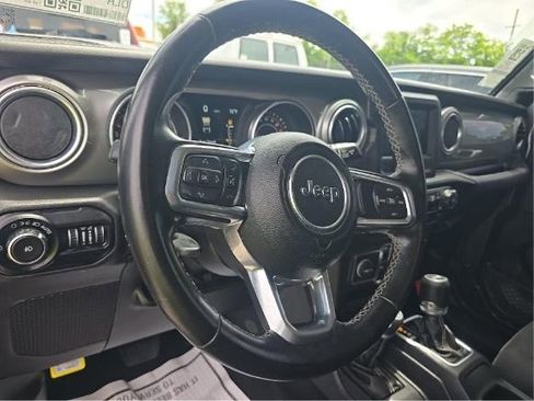 Used 2021 Jeep Wrangler Unlimited Sahara AWD/4WD image 5
