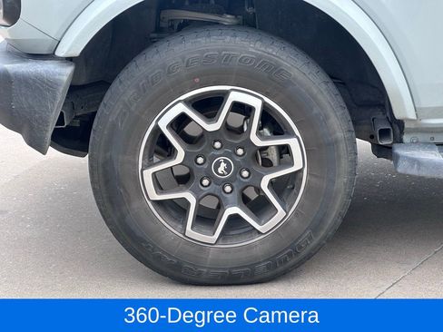 Used 2022 Ford Bronco Outer Banks image 9