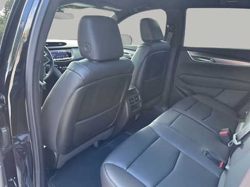 New 2025 Cadillac XT5 Luxury image 16
