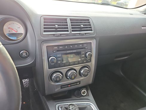 Used 2012 Dodge Challenger R/T image 15