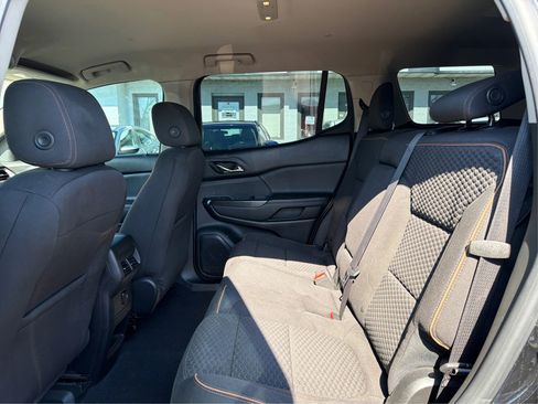Used 2017 GMC Acadia SLE w/ Driver Alert Package I AWD/4WD image 10