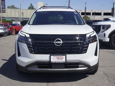 New 2026 Nissan Pathfinder SL FWD image 6