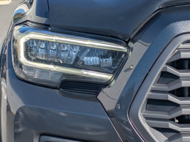 Used 2022 Toyota Tacoma TRD Off-Road w/ TRD Premium Off Road Package AWD/4WD image 10