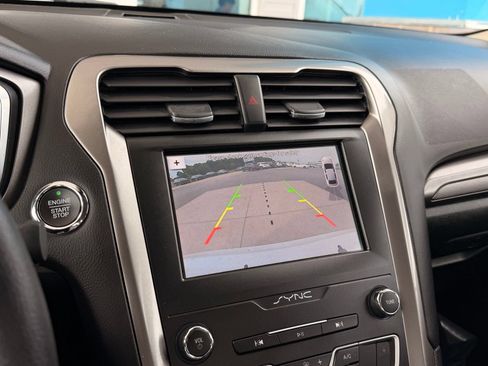 Used 2019 Ford Fusion SE FWD image 30