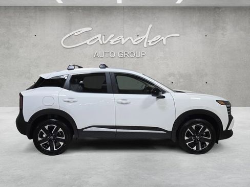 New 2026 Nissan Kicks SV AWD/4WD image 17