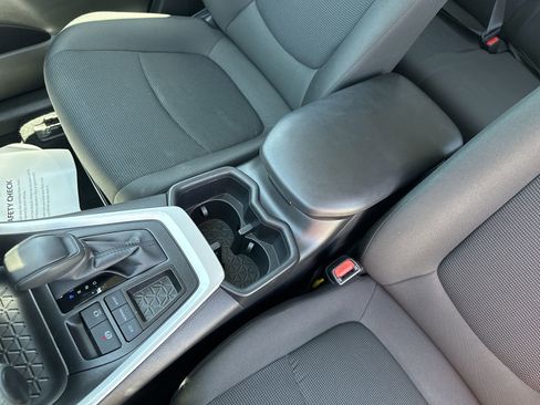 Certified 2025 Toyota RAV4 LE FWD image 22